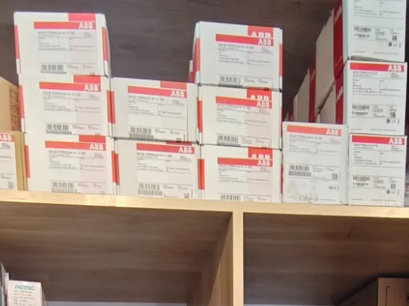 ABB SACE Formula A1 في مستودع الرواسي